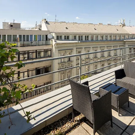 K+k Fenix Szálloda 4*